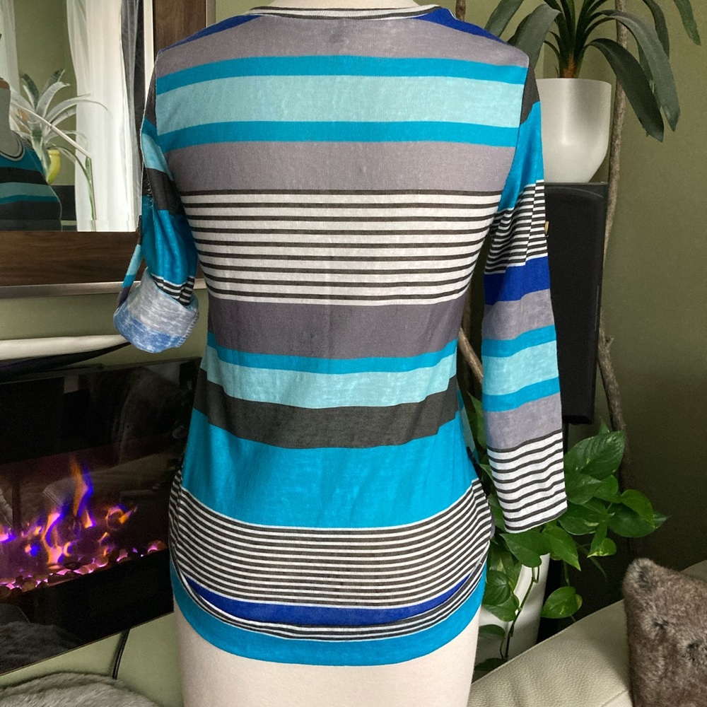 Sweater - Picture 4 of 9